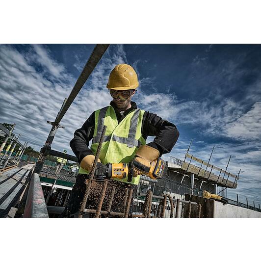 dewalt_dcg418x2_qw