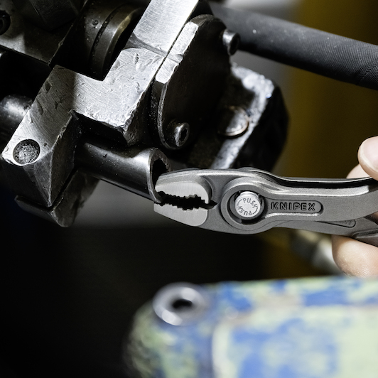 knipex_8202150_4