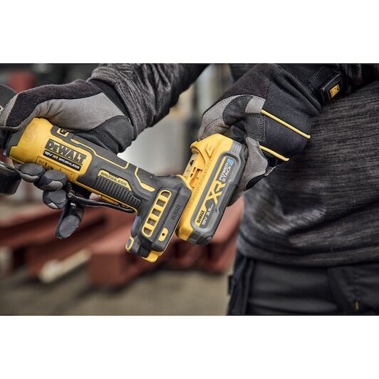 dewalt_dcg404s2t_qw_12