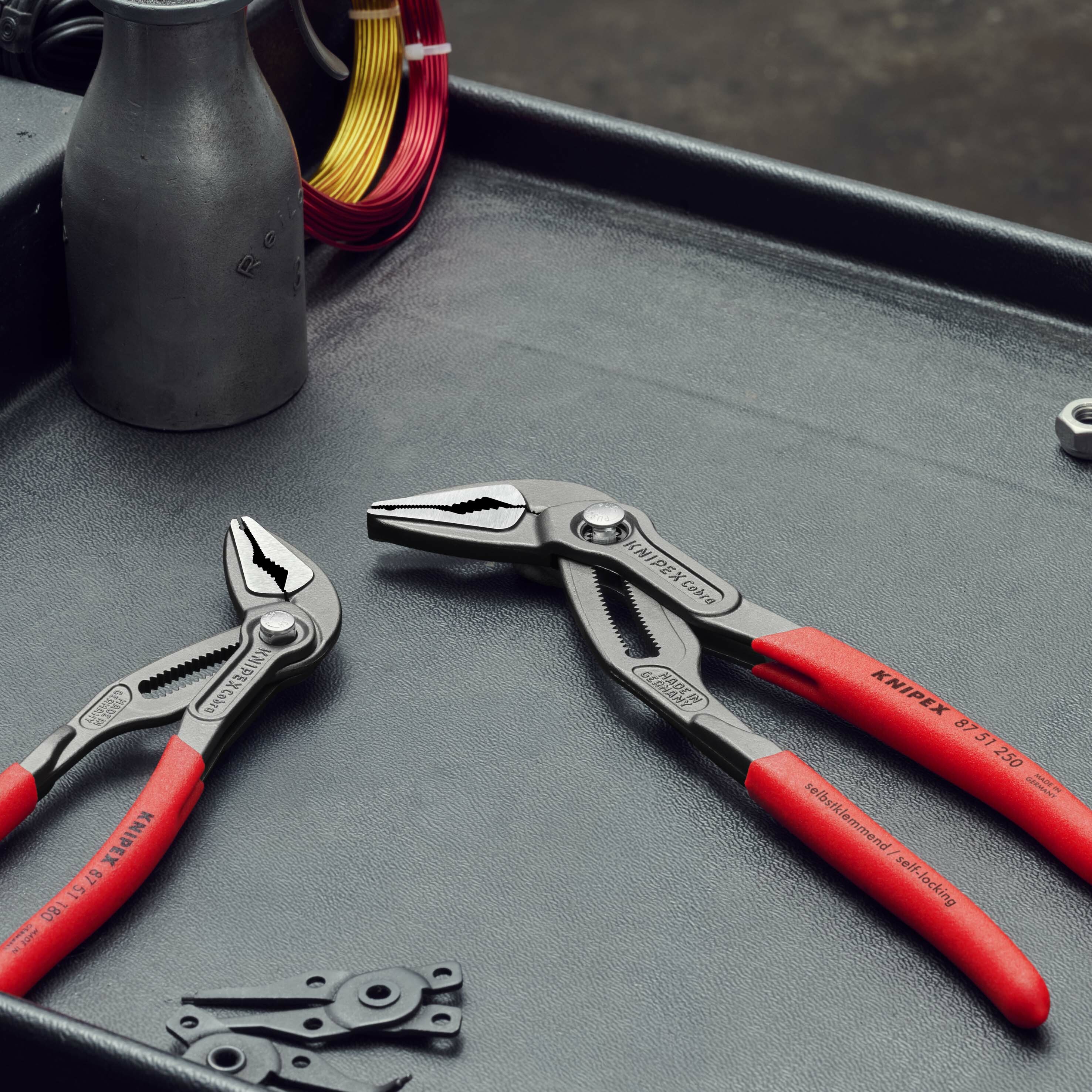 Pince Multiprise Knipex Cobra 180 Mm - Mâchoires Trempées 61 HRC - Réglage Rapide Par Bouton - Poignées Antidérapantes