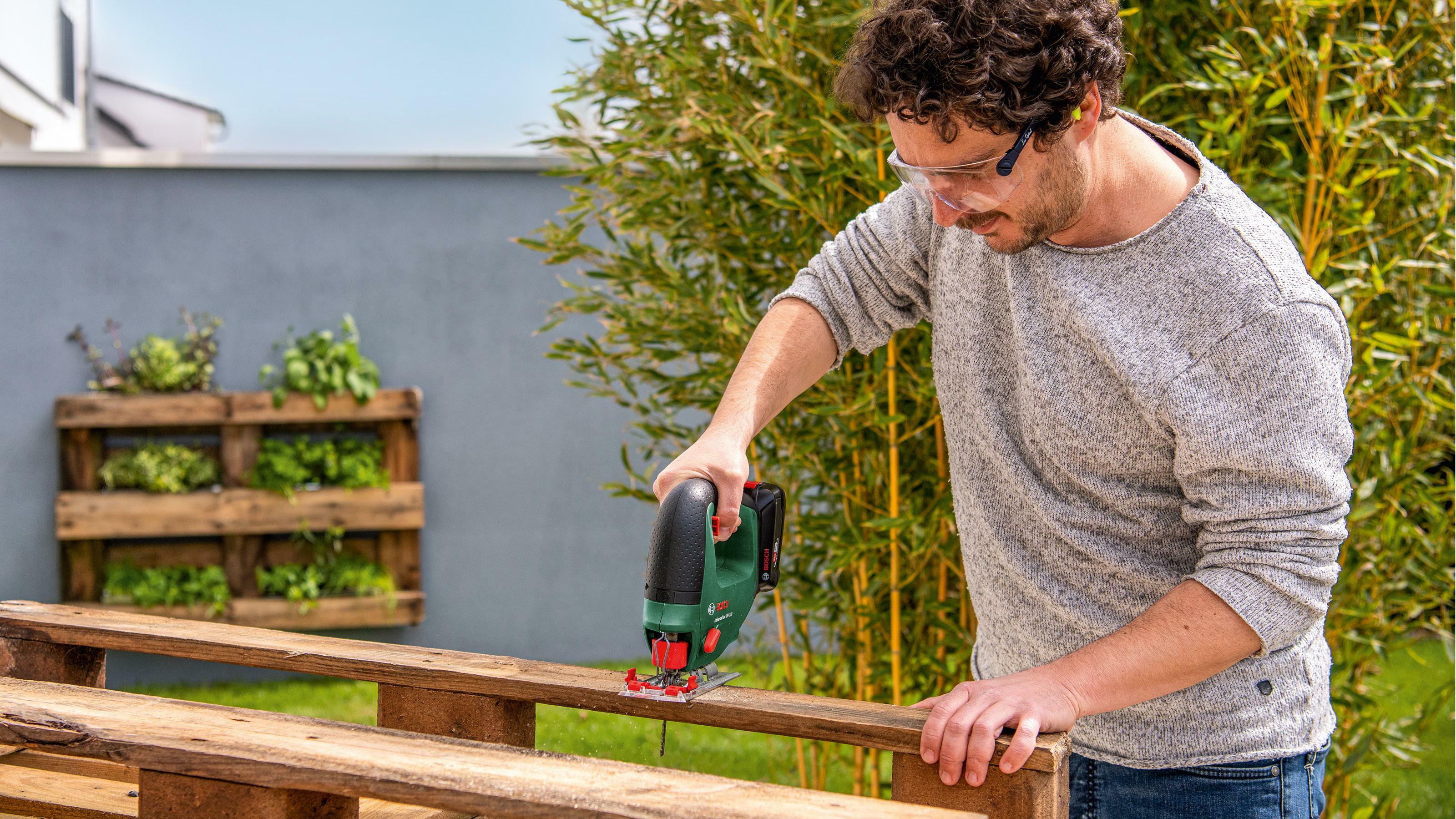 Scie sauteuse sans-fil Bosch UniversalSaw 18V-100 sans batterie | Bricomarché