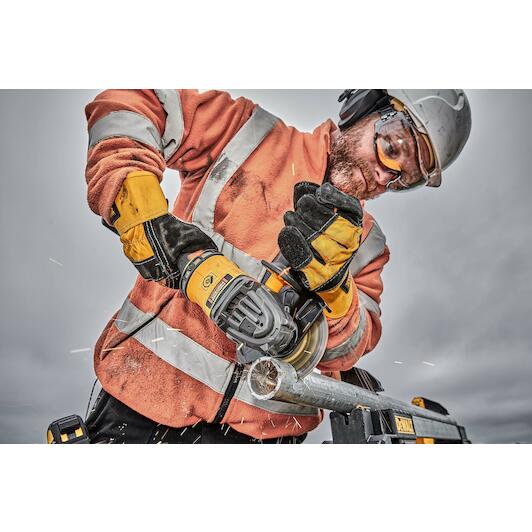 dewalt_dcg418x2_qw
