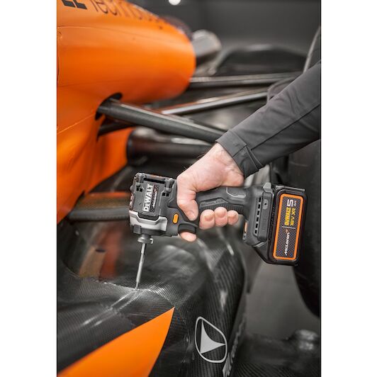 dewalt_dcf85mp2t_qw_16